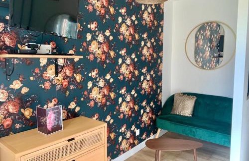 Villeneuve Apartment | Le RoseGarden Studio au pied de la Gare de Rennes