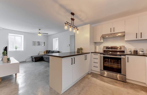 Quartier 5-4 Apartment | Le Royale - Havre de paix-Two Bedrooms