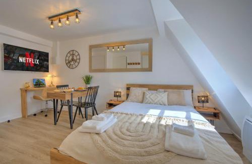 La Vabre Apartment | Le Rustique - Netflix/Wi-fi Fibre - Séjour Lozère