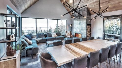 Petite-Riviere-Saint-Francois Ski Chalet | Le Saint-Laurent - Résidences Boutique