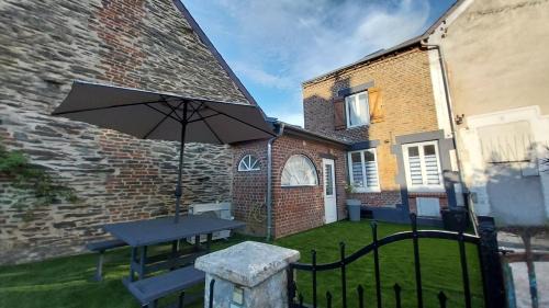 Fumay House | Le Scailleteux, petite maison de mineur, climatisée non accessible PMR