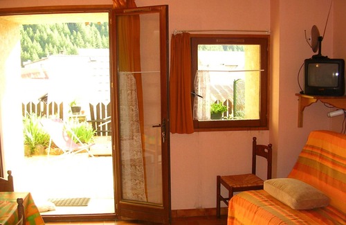 Villar-d'Arene Apartment | Le Serre Grou studioLarge studio at the gateway to the Ecrins National Park