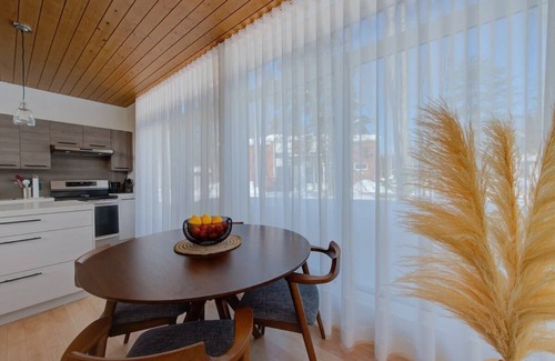 Pont-Rouge Ski Chalet | Le Shalom, spa, sauna et piscine chauffée