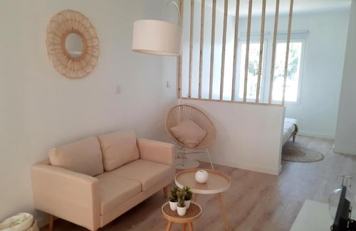 Bessan House | Le Soleya - Centre village - Piscine - 2 pers