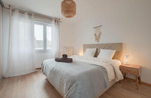 Laval Apartment | Le Solférino - Balcon - Parking - Wifi