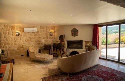 Montlaux Apartment | Le Sommet de la Tour, Vue, Calme et Chevaux