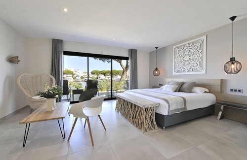 Le Grau-Du-Roi Hotel | Le Spinaker Boutique Hôtel Restaurant