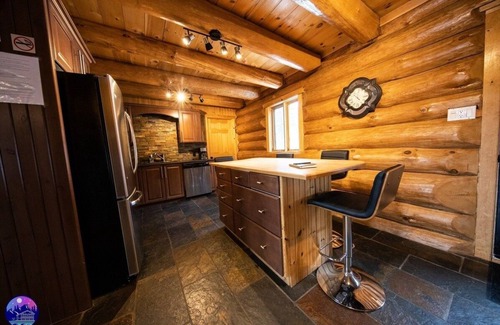 Saint Come Ski Chalet | Le St-Côme | spa | pool | billard