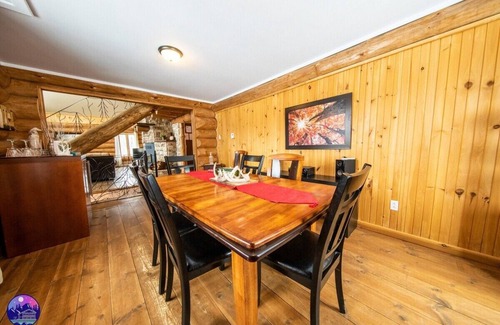 Saint Come Ski Chalet | Le St-Côme | spa | pool | billard