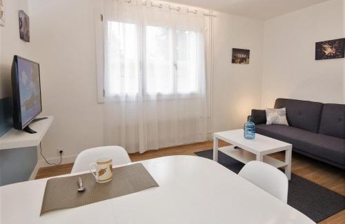 Issoire Apartment | Le stade