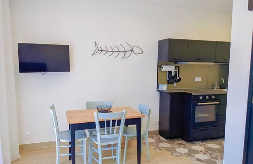 Balaruc-les-Bains House | Le Stud'Thau Balaruc, Charming Cocoon (outside & parking)