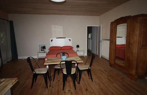 Verlhac-Tescou Apartment | Le studio de Jacobiel