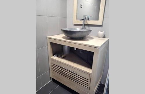 Mortagne-sur-Sevre Apartment | le studio du fou