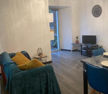 Arreau Apartment | Le « studio sur la Neste » dans le centre d’Arreau