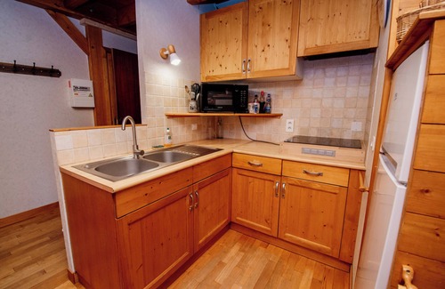 Les Hopitaux-Vieux Apartment | Le Suchet apartment in a 1798 Comtoise farmhouse