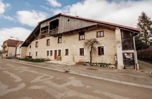 Les Hopitaux-Vieux Apartment | Le Suchet apartment in a 1798 Comtoise farmhouse