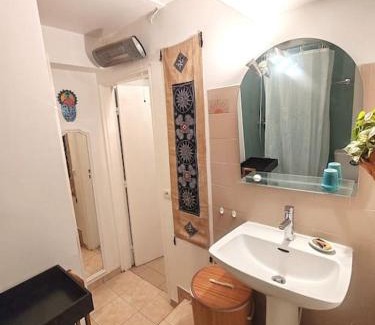 Le Pre-Saint-Gervais Apartment | Le Sunshine - 2 people studio & Todler - Cosy - Porte des Lilas