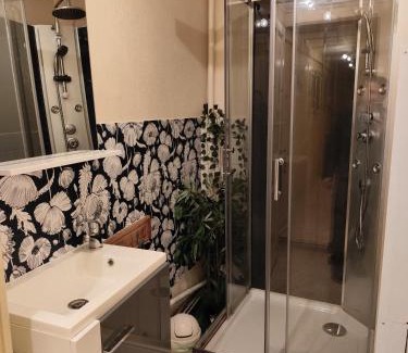 Saint-Claude Apartment | Le T3 AVEC DEUX CHAMBRES