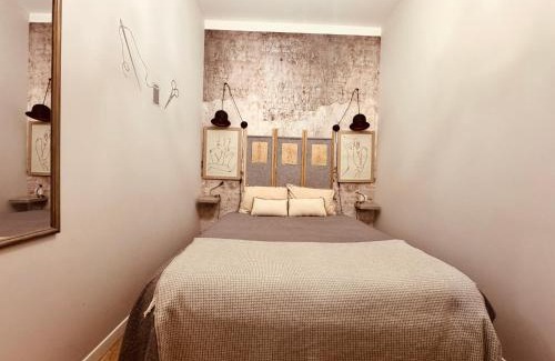 Romans-sur-Isere Apartment | Le Tailleur, centre historique, fibre, climatisation, ESS, rez-de-chaussée, BedinShop