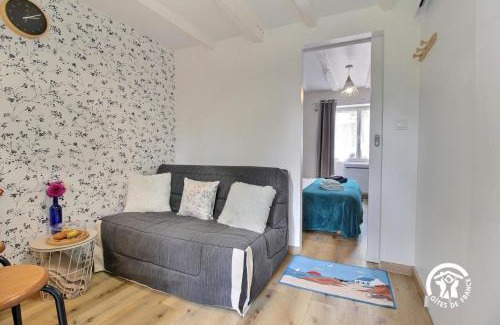 Allaire Bed & Breakfast | Le Tigîte B&B - Suite d'hôtes avec entrée privée, petit-déj autonome et linge fourni, lit Queen size et canapé BZ