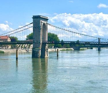 Tournon-sur-Rhone Apartment | Le toit du Rhône, Studio