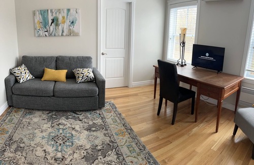 Sutton Cottage | Le Tournesol Cottage to rent near ski Mount Sutton