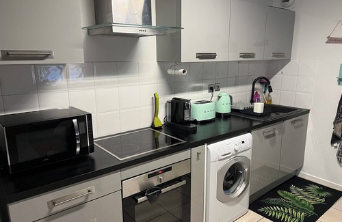 Cugnaux Apartment | Le Tropik joli 2 bedrooms
