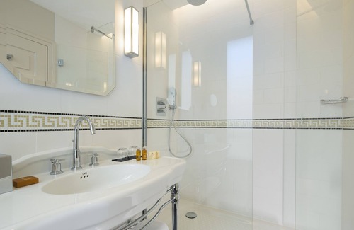 Ternes Hotel | Le Tsuba Hotel