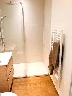 Tours Apartment | Le Turenne, T2 cozy et calme, wifi, tv, stationnement aisé