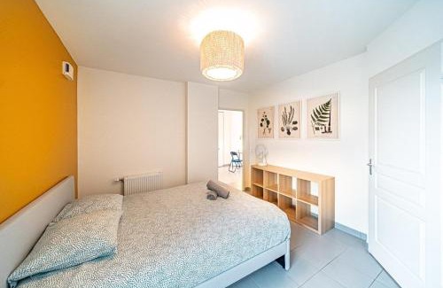 Venissieux Apartment | Le Vénissieux-spacieux 4 pers avec balcon parking