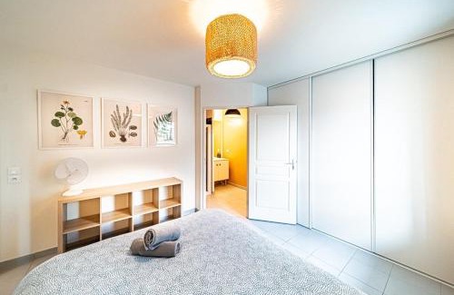 Venissieux Apartment | Le Vénissieux-spacieux 4 pers avec balcon parking