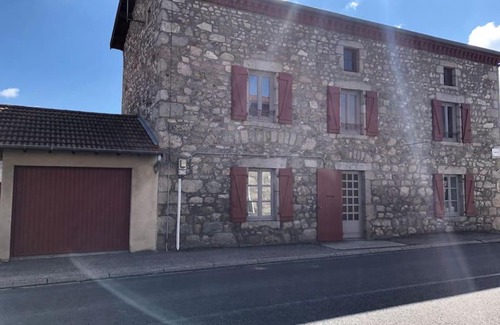 Saint-Antheme House | Le Val Danse - Maison de caractère de 1870 - Rénovée en 2020