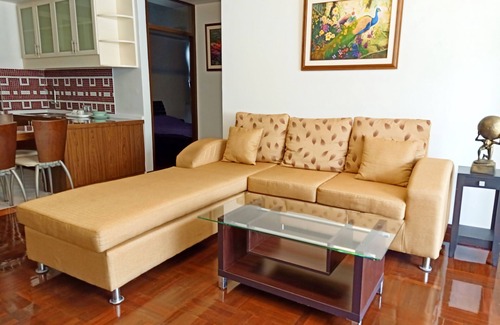 Embassy District Hotel | Le Vanvarothai Saladaeng Residence