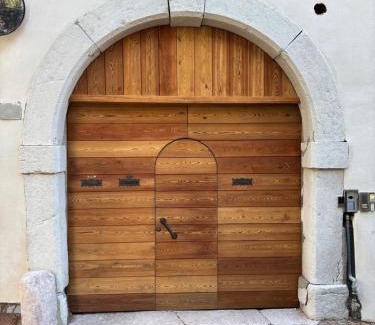Bolognano-Vignole Apartment | Le vecchie mura