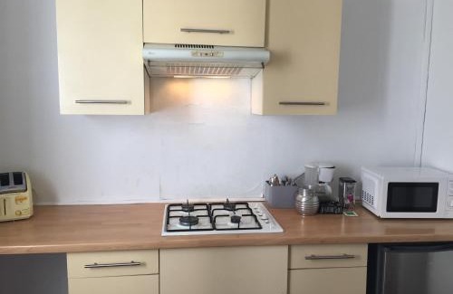 Aurillac Apartment | Le Victor Hugo 2 D et sa pizza offerte