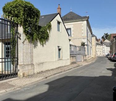 Amboise House | Le Vieux Manoir