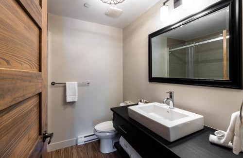 Sainte-Marguerite-du-Lac-Masson Apartment | Le Viking Resort