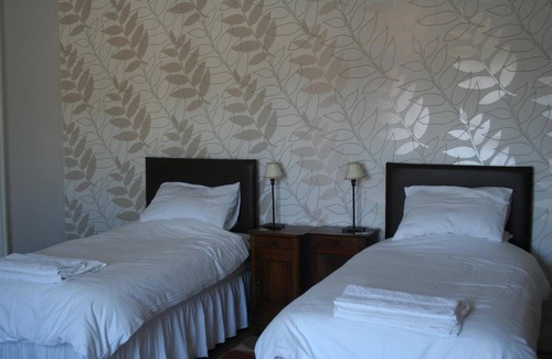 Airvault Bed & Breakfast | Le Voltaire Chambres et Table d'Hotes