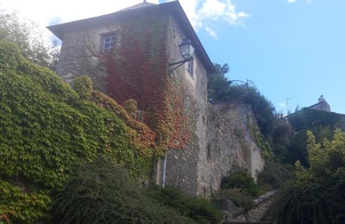 Airvault Bed & Breakfast | Le Voltaire