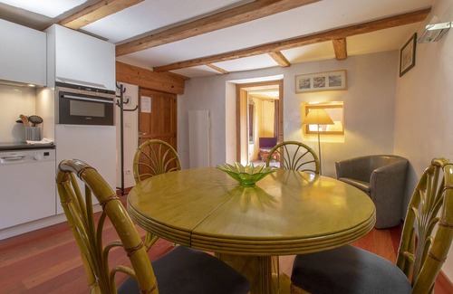 Annecy Old Town Apartment | Le Warens - nice apartment in the heart of the old town