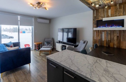 Saint-Mathieu-de-Rioux Ski Chalet | Le ZaMéSKI, chalet familial ski-in ski-out