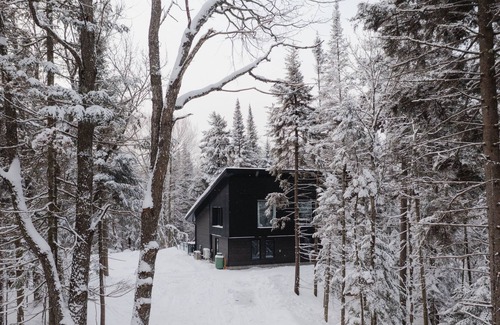 Morin Heights Ski Chalet | Le Zen House 4 - Private pool, Spa an Sauna