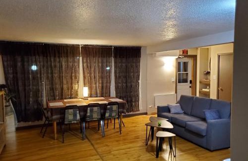 Edmundston House | Le1226 Apartment