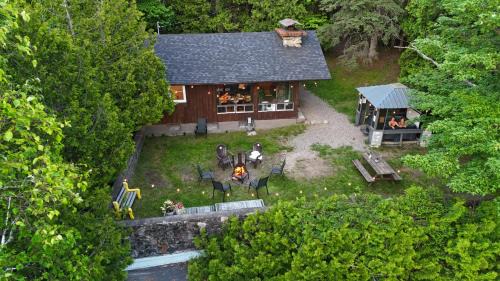 Sainte-Lucie-des-Laurentides House | Le1605 - Spa et Plage - Les chalets dans le nord