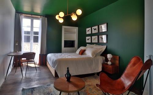 Montbron Hotel | Le25 Parahotellerie