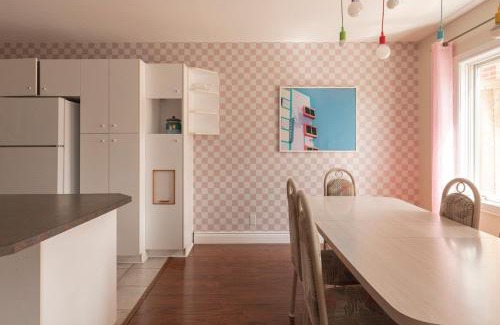 Mont-Tremblant Apartment | #Le80ies - Downtown Rooftop - Free shuttle to ski Mountain