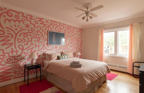 Mont-Tremblant Apartment | #Le80ies - Downtown Rooftop - Free shuttle to ski Mountain