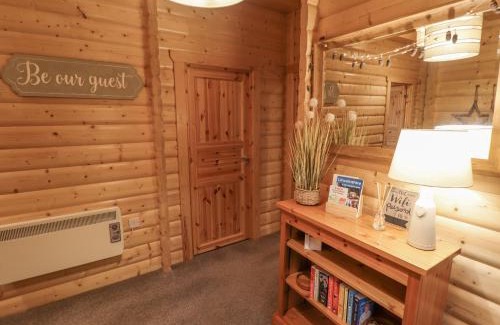 Kenwick House | Leafy Hollow Lodge