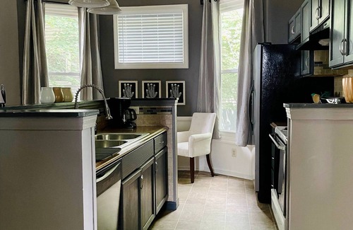 Evansville House | Leaning House of Haynie | Trendy 2BR/1BA Apartment
