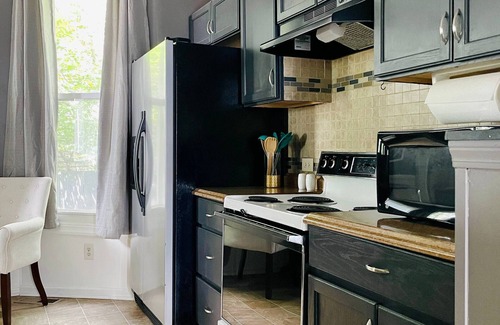 Evansville House | Leaning House of Haynie | Trendy 2BR/1BA Apartment